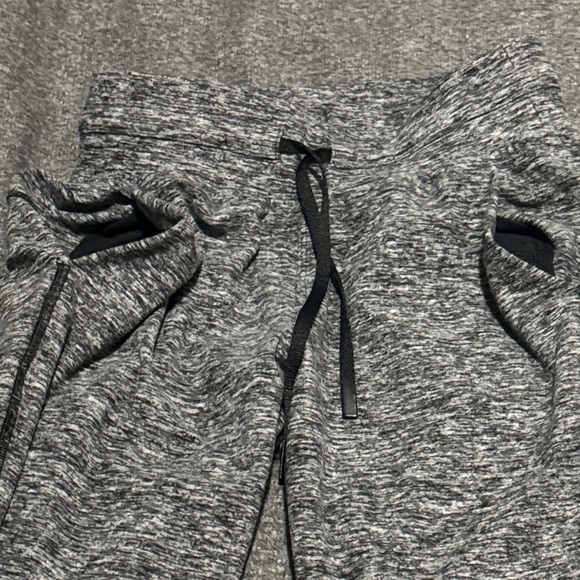 Lululemon Ready to Rulu Fleece Joggers size 2 - Picture 7 of 7